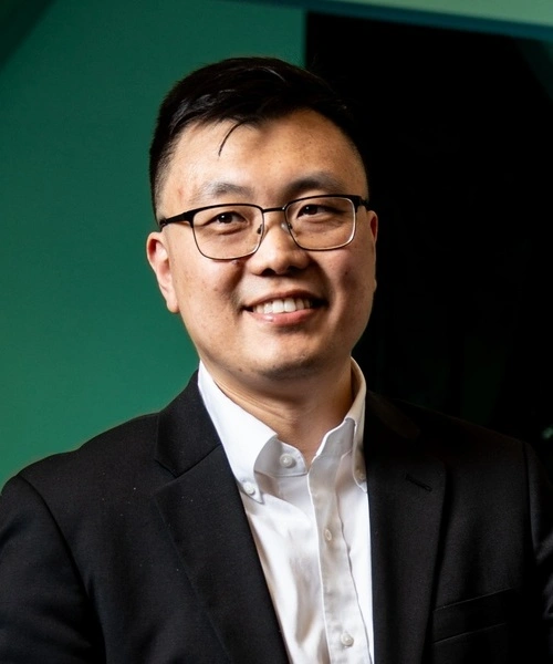 Roger Wang Headshot